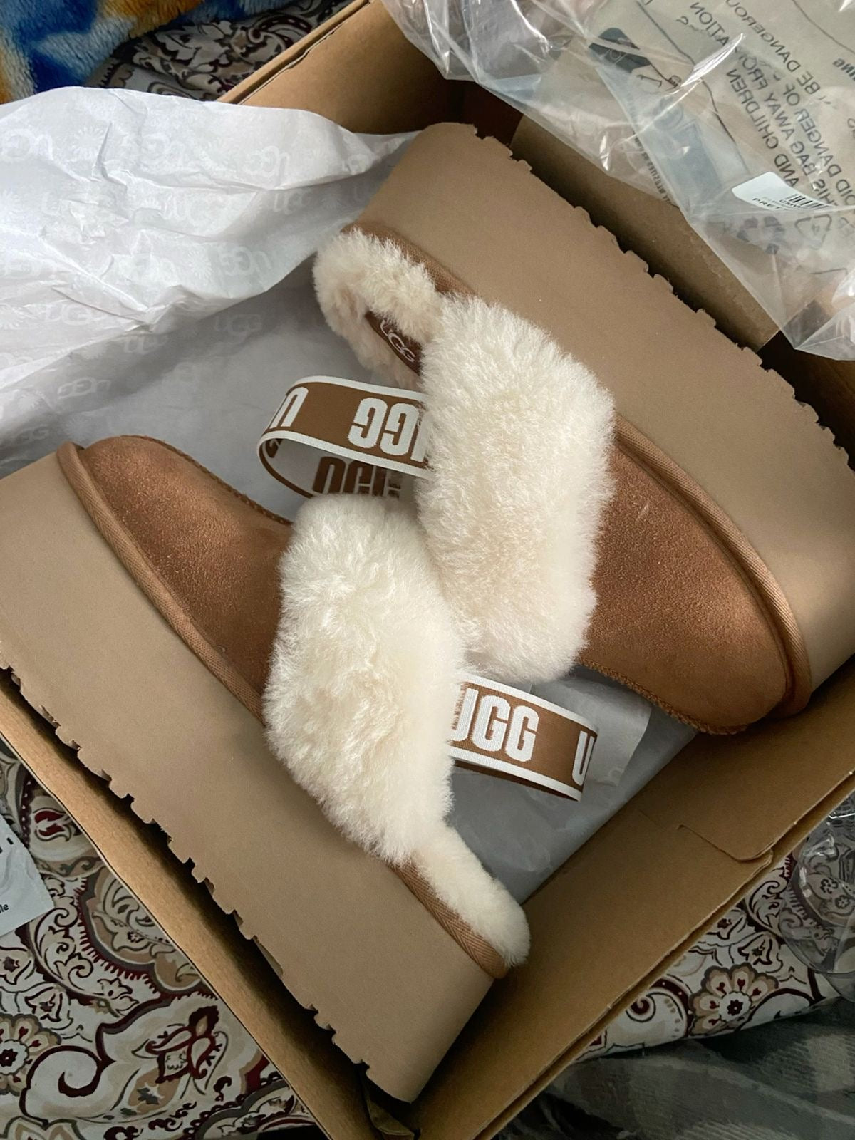 UGG