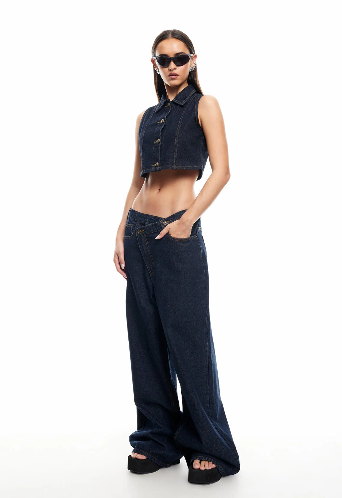 ASYMMETRIC JEAN