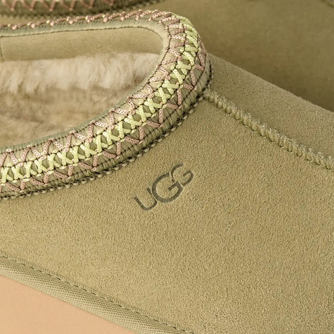 UGG
