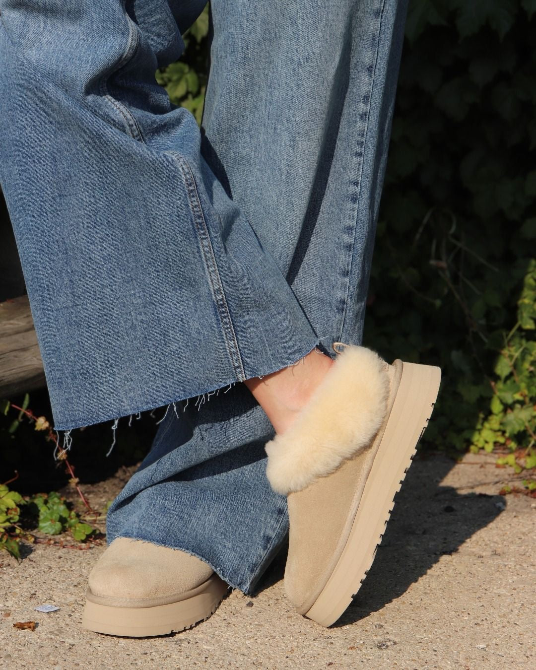 UGG