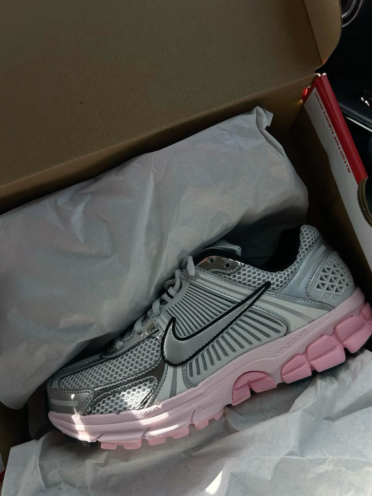 NIKE