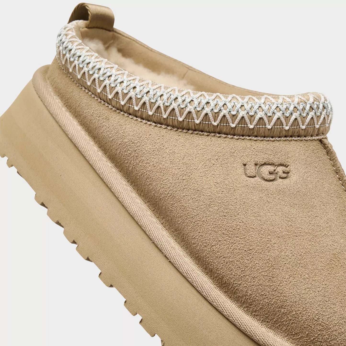 UGG