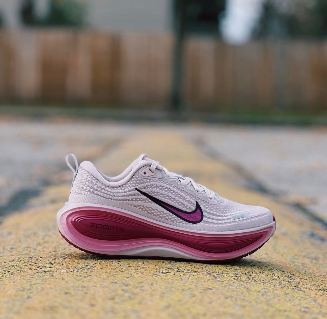 NIKE