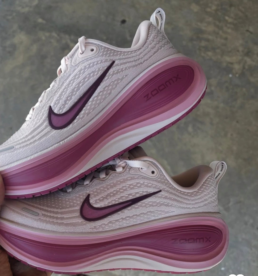 NIKE